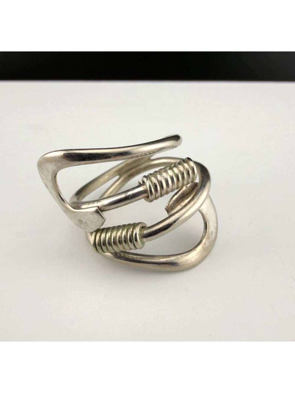 Abstract Silver Tone Statement Ring Modernist Twist Swirl Size 9